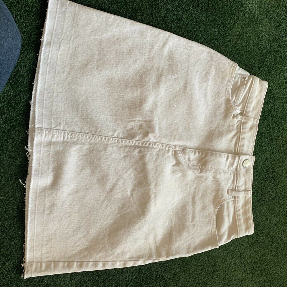 ANN TAYLOR White Denim Jean Raw Hem Mini Skirt - Picture 2 of 5
